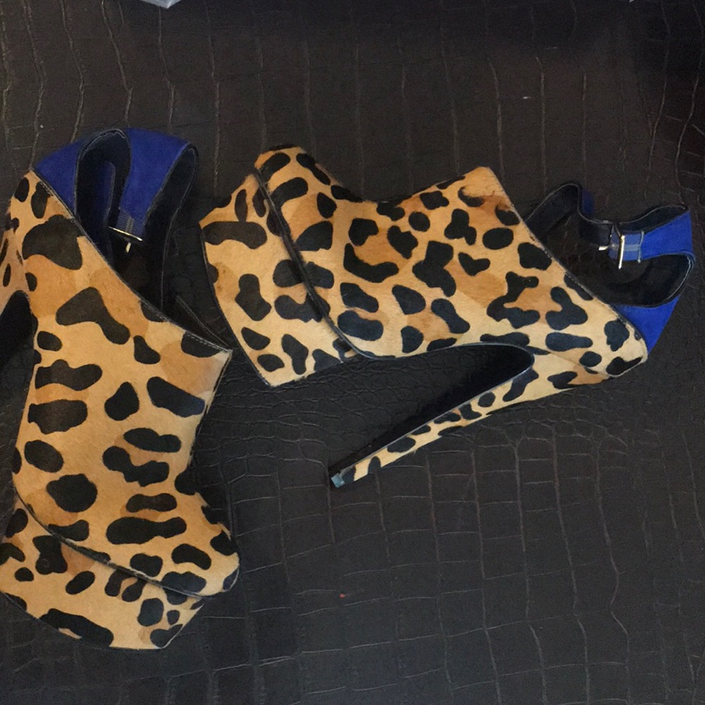 Leopard print platform heels